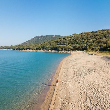Hotel Le Ruesco Ольмето Екстер'єр фото